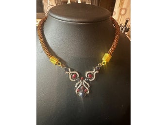 Unikt handgjort halsband