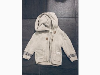 Stickad beige kofta Newbie stl 74 Stickad beige kofta Newbie stl 74