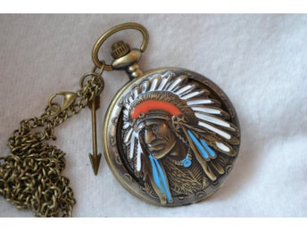 Indianhövding som Ser åt Sidan Färg Fickur (Quartz) Halsband Ny