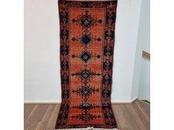 Äkta Vintage matta ca: 195x77 cm