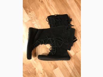 Minnetonka stövlar höga svarta mocka stl.41 (387306714 Minnetonka stövlar höga svarta mocka stl.41 (387306714