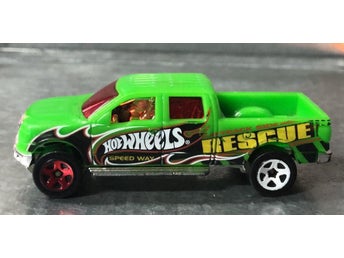 Hot Wheels 2009 Ford F-150 Speed Way Track Side Rescue 1:64