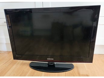 32 tums HD TV