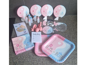 Baby Shower - paket i rosa och ljusblått med Girl or Boy-tema.
