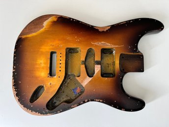 Squier Stratocaster Relic kropp sunburst