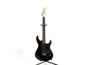 Yamaha Pacifica 120H, Black - SKADAD