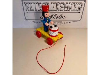 VINTAGE Dragleksak - German Sieber & Sohn (SISO) 1960s Wooden Drummer Boy Pull