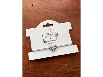 Armband / fotlänk makramé hjärta silvergrått ca 1cm