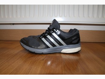 Adidas questar Träningsskor i storlek 41 13 !!! i fint skick Adidas questar Träningsskor i storlek 41 13 !!! i fint skick