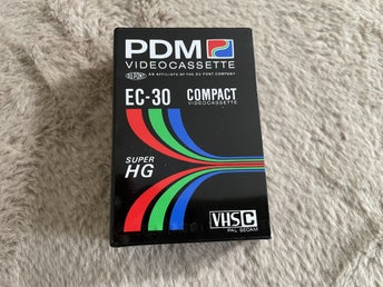 PDM EC-30 Compact Videocassette VHS-C Super HG Oöppnad Retro Kassett Videoband