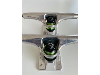 Thunder Skateboard Truckar 151mm