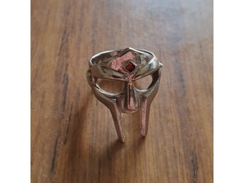 Limited Edition Han Cholo X MF DOOM Mask Ring