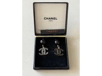 Vintage Chanel CC clip-on guldpläterat med äkthetsintyg