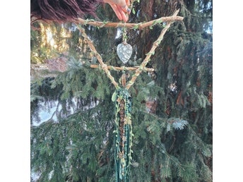 Elementet Jord Krafthänge - häxkonst, häxa, wicca, pagan, mossagat, kristall