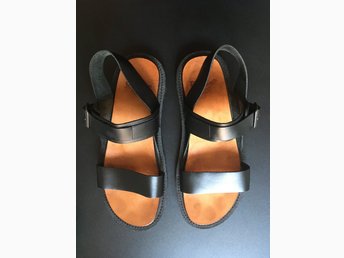 dr martens kennet sandals