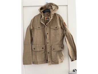 Fjällräven beige jacka, storlek 150