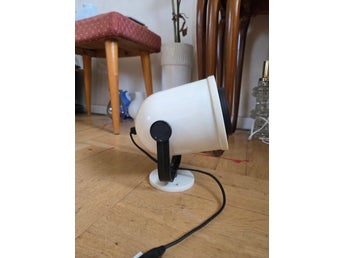 Vägglampa sänglampa enco märke retro