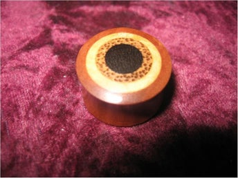 PLUGG TÖJNING PIERCING 20 MM (TRÄ) BRUN/LJUSBRUN