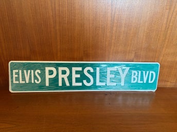 Elvis Presley Blvd – retro plåtskylt / gatuskylt – Elvis memorabilia