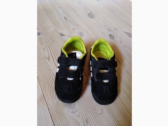 adidas dragon 23