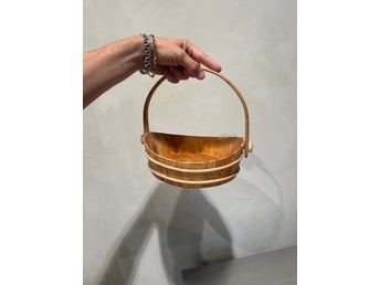 Handgjord svensk svepkorg / Swedish Bentwood Bread Basket