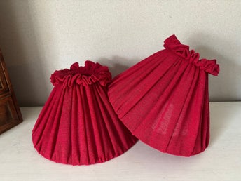 Retro röda Plisserade lampskärmar. 60-70-tal