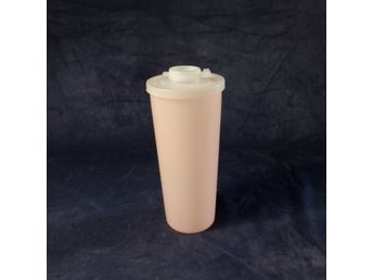 Rosa Tupperware retro bägare 5dl med drickpip i locket