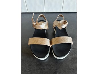 Sandal Gold-38