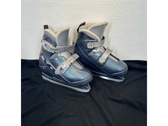 Skridskor stl. 31från Tecno pro