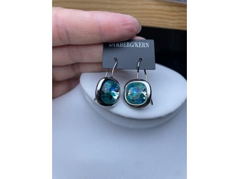 Helt ny Dyrberg /kern Fina örhänger,rostfritt stål,facet cut crystal .