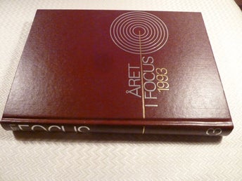 ÅRET I FOCUS 1993, BÖCKER
