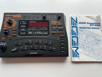 Zoom Sampletrak ST-224 – Kultförklarad Lo-Fi Sampler (Fint skick!)