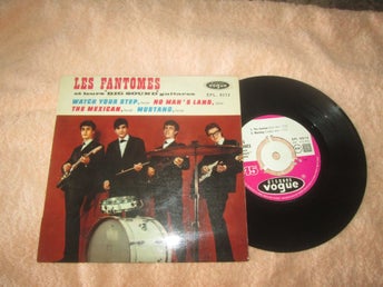 LES FANTOMES WATCH OVER STEP EP