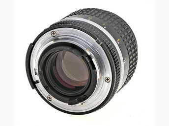 Nikon AIs 85mm f:2