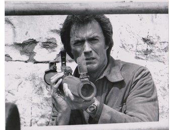 CLINT EASTWOOD PHOTOGRAPH SIZE 20.3 X 25.4cm EXTRA LARGE FOTO