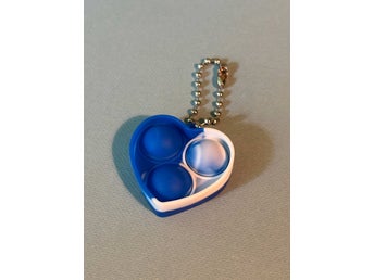 Vit Mörkblå hjärta Pop-It Fidget Toy nyckelring Sensorisk Anti-stress leksak