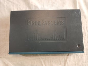 Cisco WS-C2960-8TC-L Catalyst 2960 switch – 8 porter + SFP