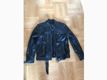 Skinnjacka Adrian Hammond (341244118) ᐈ Köp på Tradera Skinnjacka Adrian Hammond (341244118) ᐈ Köp på Tradera