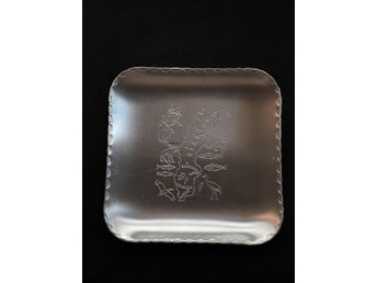 Sverige Fat i förtennt metall.Olika Sverige symboler.15X15cNy fr gamm divhandel.