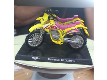 MC Kawasaki KLX 250 SR 1:18 Maisto
