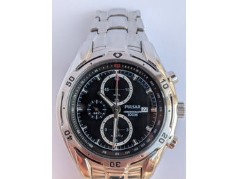 Pulsar Chronograph 100M Alarm Herrklocka Svart urtavla Rostfritt stål