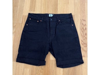 157 svarta shorts, storlek XL