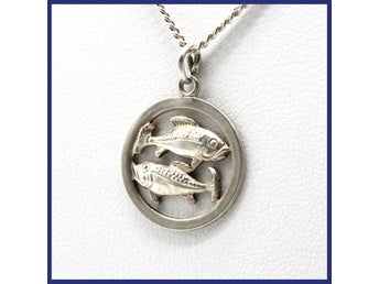 Halsband, 835 silver, hänge, fiskmotiv, pansarlänk (vikt 3,35g, längd 46,2cm)