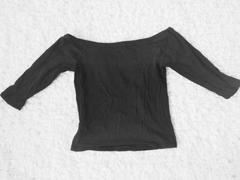 Svart off shouldertopp från Bikbok, XS Svart off shouldertopp från Bikbok, XS