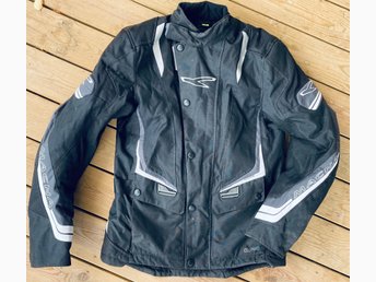 MACNA Meteor MC JACKA inkl. Skydd (M) avtagbart foder MACNA Meteor MC JACKA inkl. Skydd (M) avtagbart foder