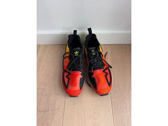 Adidas sneakers i rött, orange och gult, 41 1/3 euro
