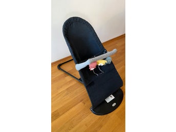 Babybjörn Babysitter med leksaksbåge (Malmö)