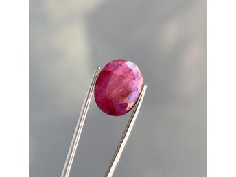 Naturlig rubin ca 5,05 ct - Oval fasett slipad ädelsten från äldre ring