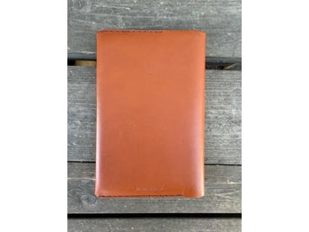 Wingback Winston Travel Wallet