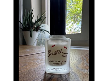 Scratch Nails Matte Nagellack + present